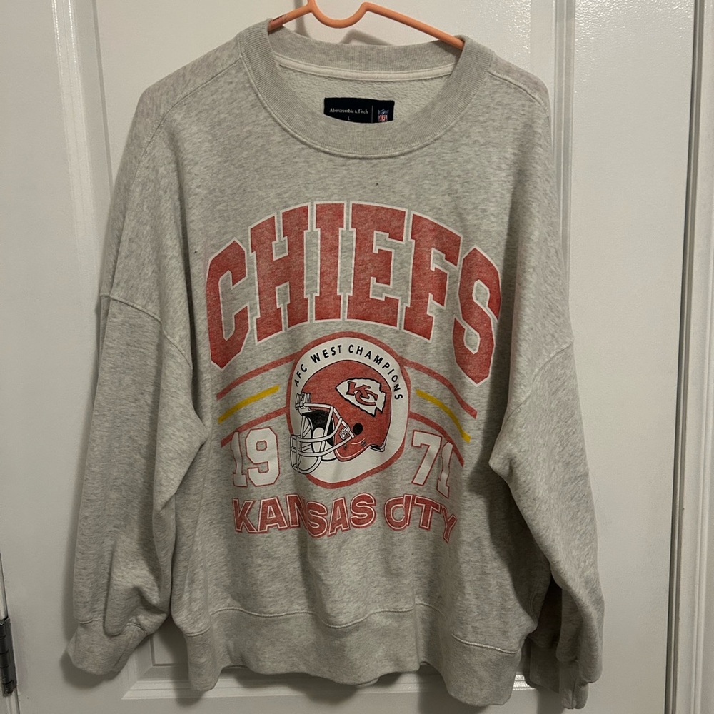 Abercrombie & Fitch Gray Chiefs Sweatshirt